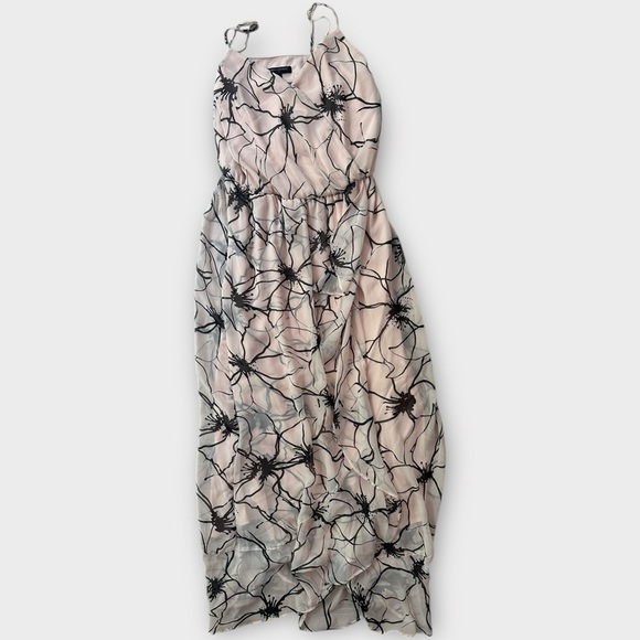 Banana Republic Tiered Maxi Dress - Picture 3 of 7